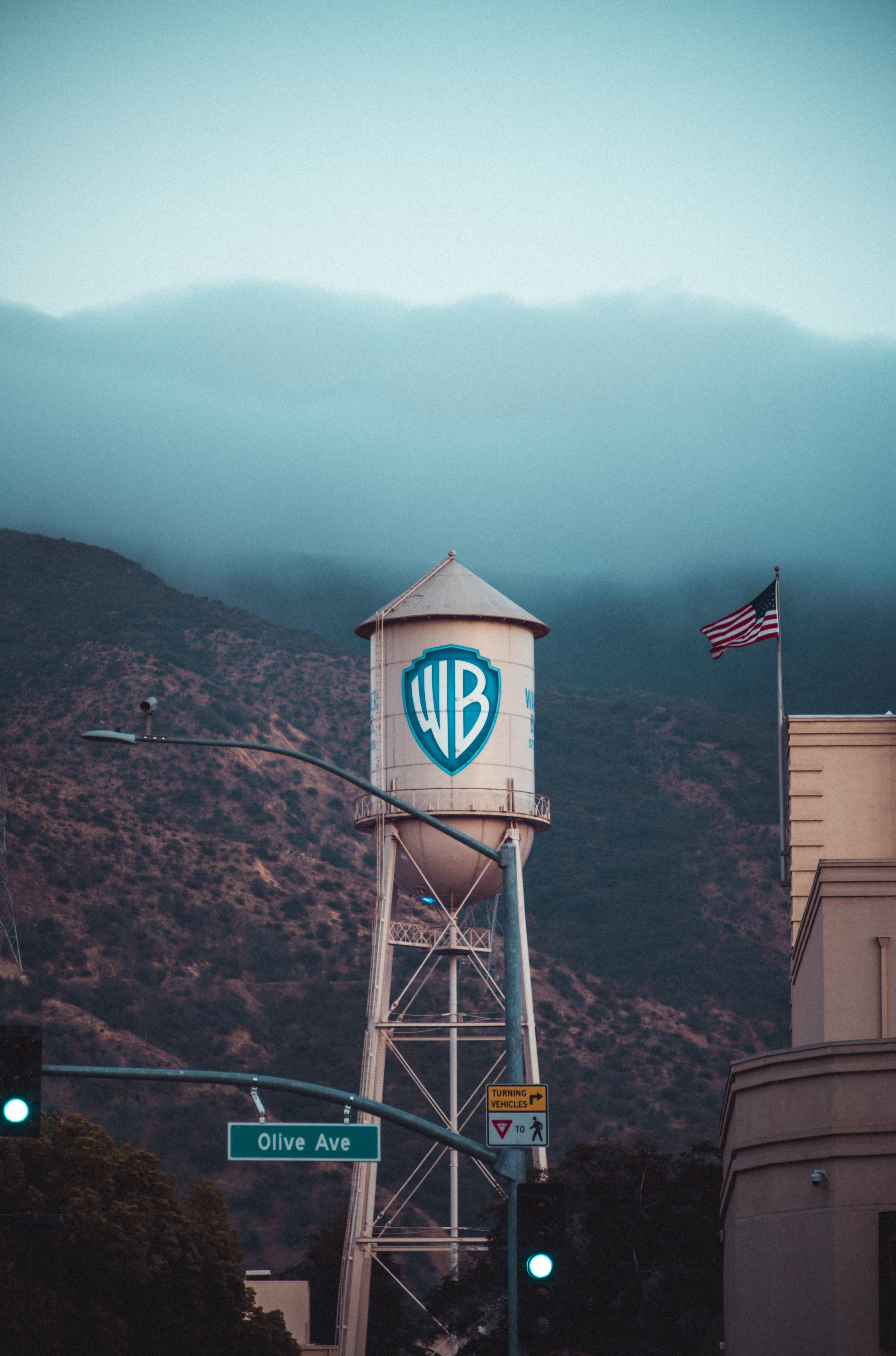 warner-bro